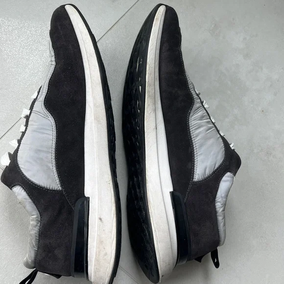 CHANEL Black and Gray Men's CC Logo Low-Top Sneakers - Picture 7 of 12